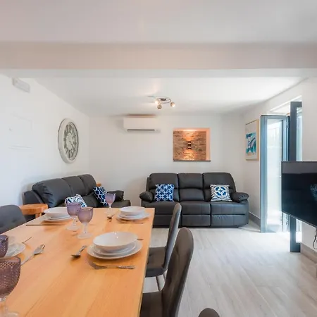 빌라 Blue Ocean Villa With Private Heated Pool